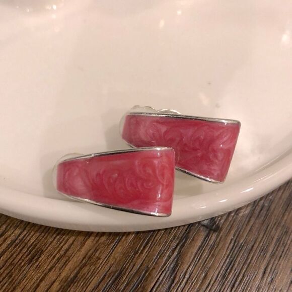 Pink earrings for unpierced ears - Picture 1 of 1
